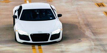 2024년 가격 대비 최고의 가치를 지닌 슈퍼카 10대 Logo