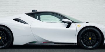 페라리는 얼마인가요? 모델, 연식, 상태별 가격 Logo