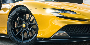 SF90 스트라달레: 페라리의 첫 플러그인 하이브리드와 슈퍼카 혁명 Logo