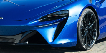 첫 구매자를 위한 최고의 엔트리급 슈퍼카 8가지 Logo